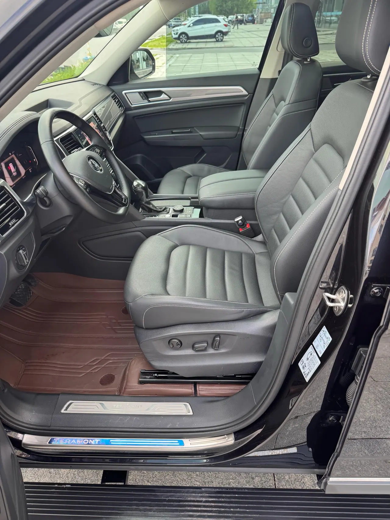 Volkswagen 2020 Tuang 2.0TSI 380TSI Four-wheel Drive Deluxe Edition Automatic Gear 15