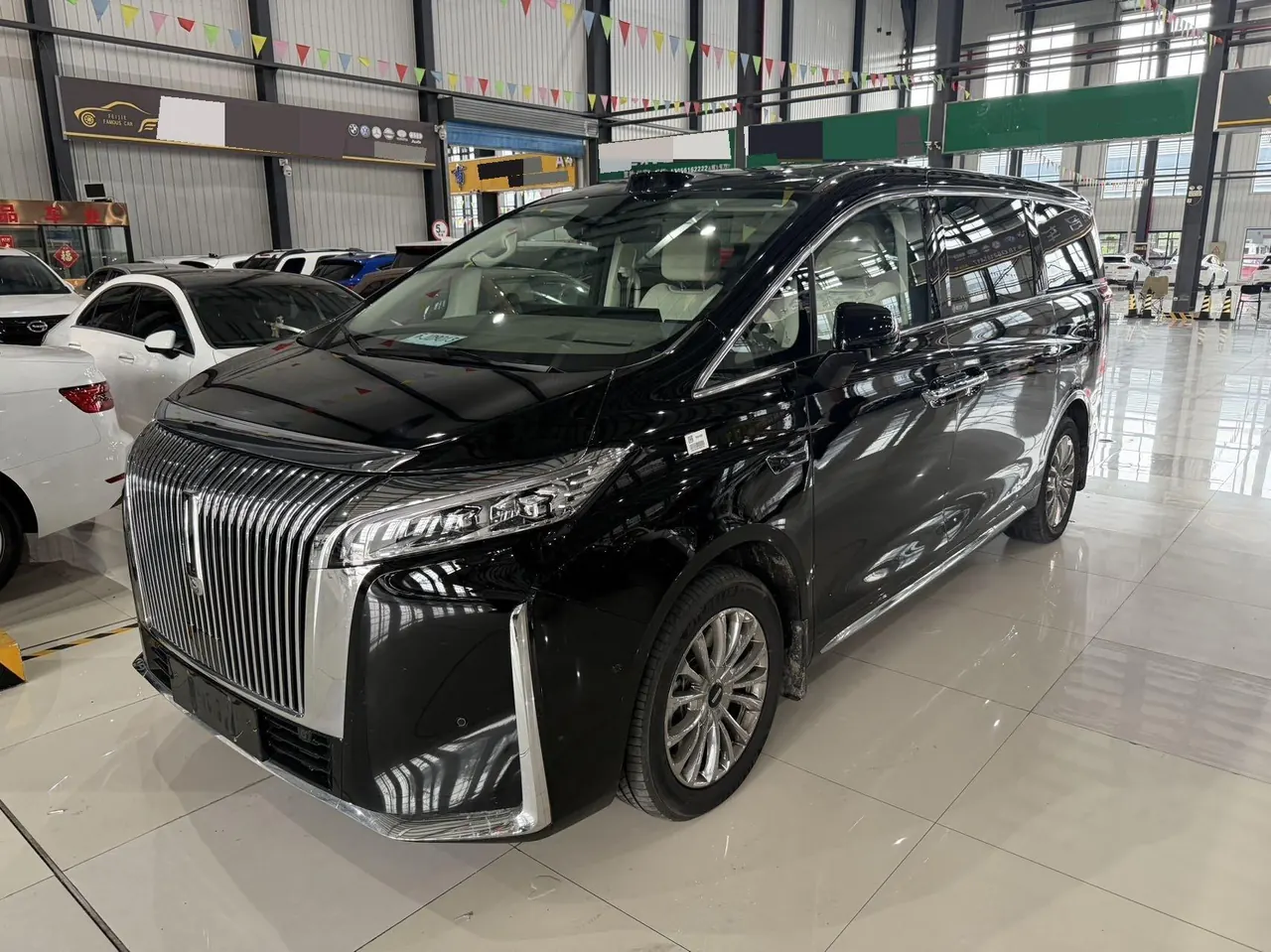 WEY 2025 VV7 Hi4 1.5T Four-Wheel-Drive Automatic Model - View 1