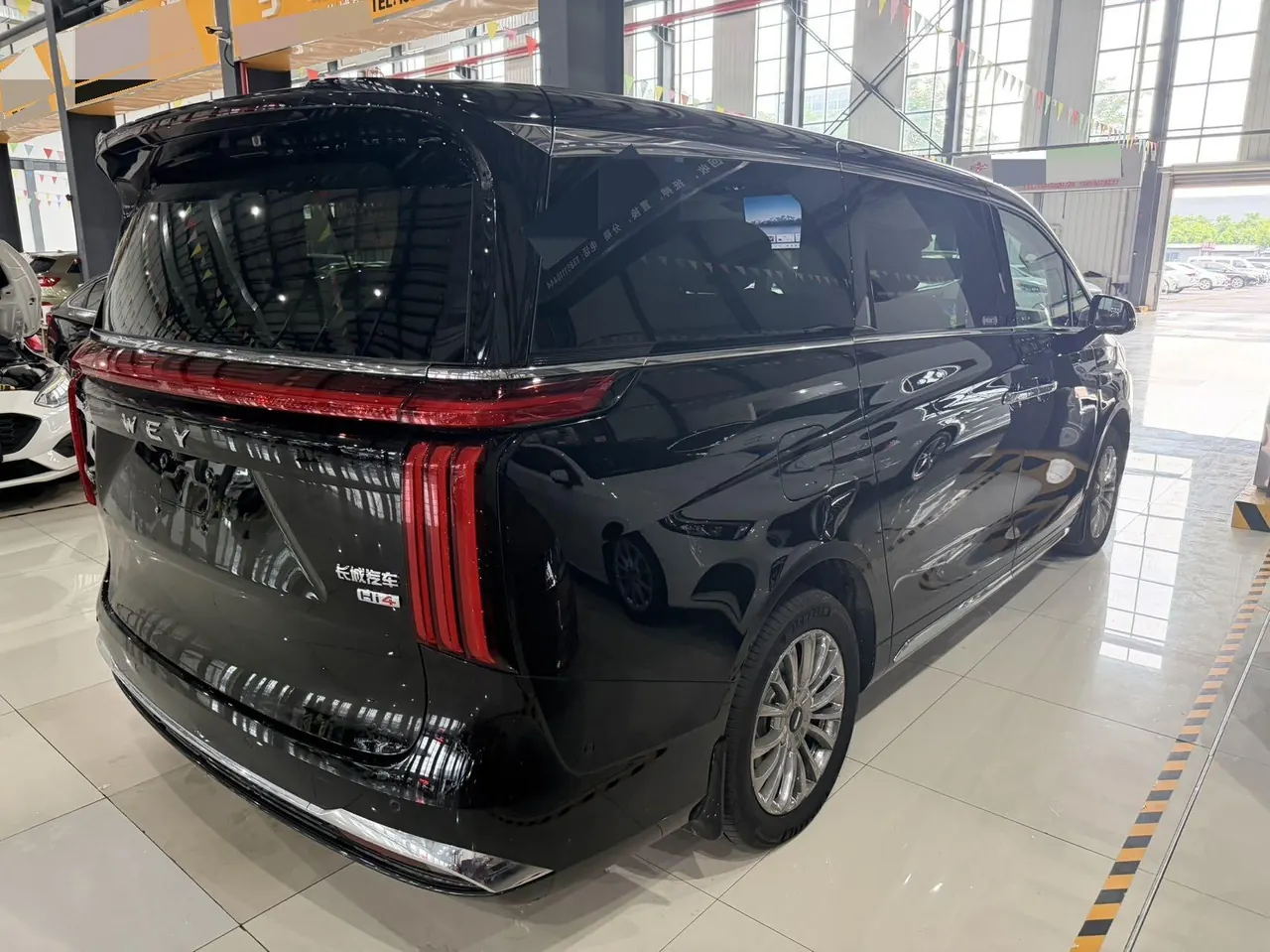 WEY 2025 VV7 Hi4 1.5T Four-Wheel-Drive Automatic Model 7