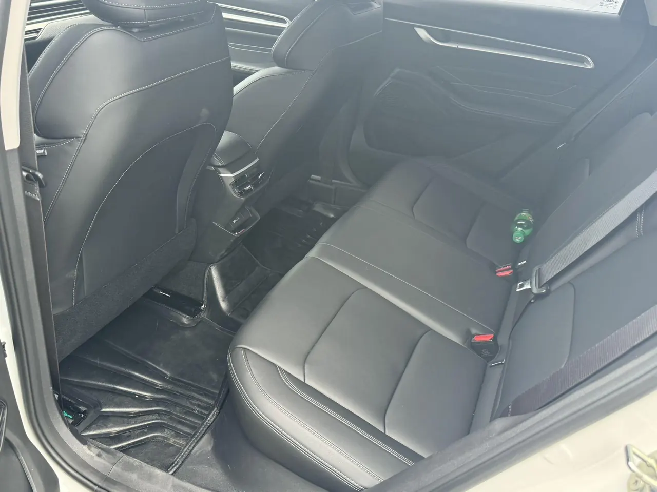 Geely 2026 Emgrand-Sanxiang 1.5 Stepless 4 million Commemorative Flying Automatic 3