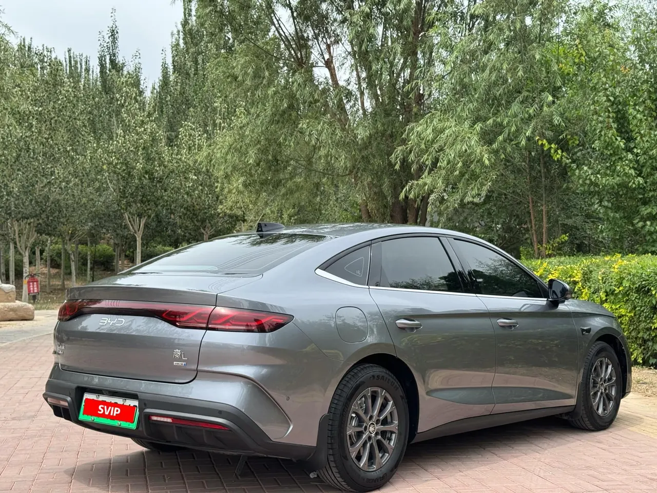 BYD 2025 Qin L DM-i 1.5 stepless smart driving version 80KM leading automatic gear 9