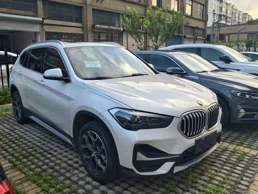 BMW 2020 X1 sDrive20Li 1.5T exclusive automatic gear 2