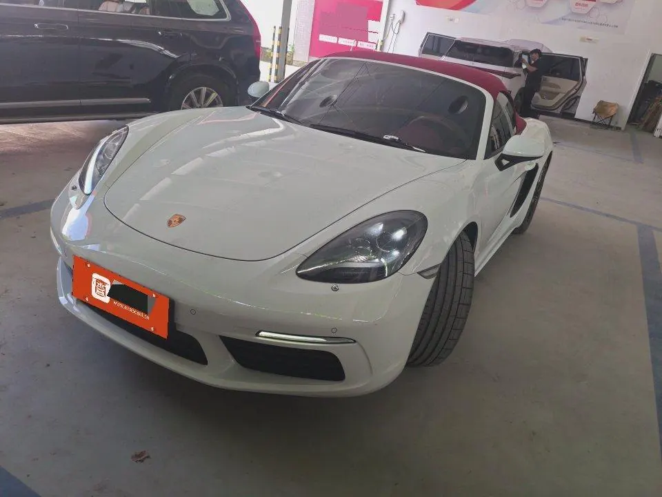 Open image lightbox: Porsche 718 (Imported) 2022 718 Boxer 2.0T Automatic