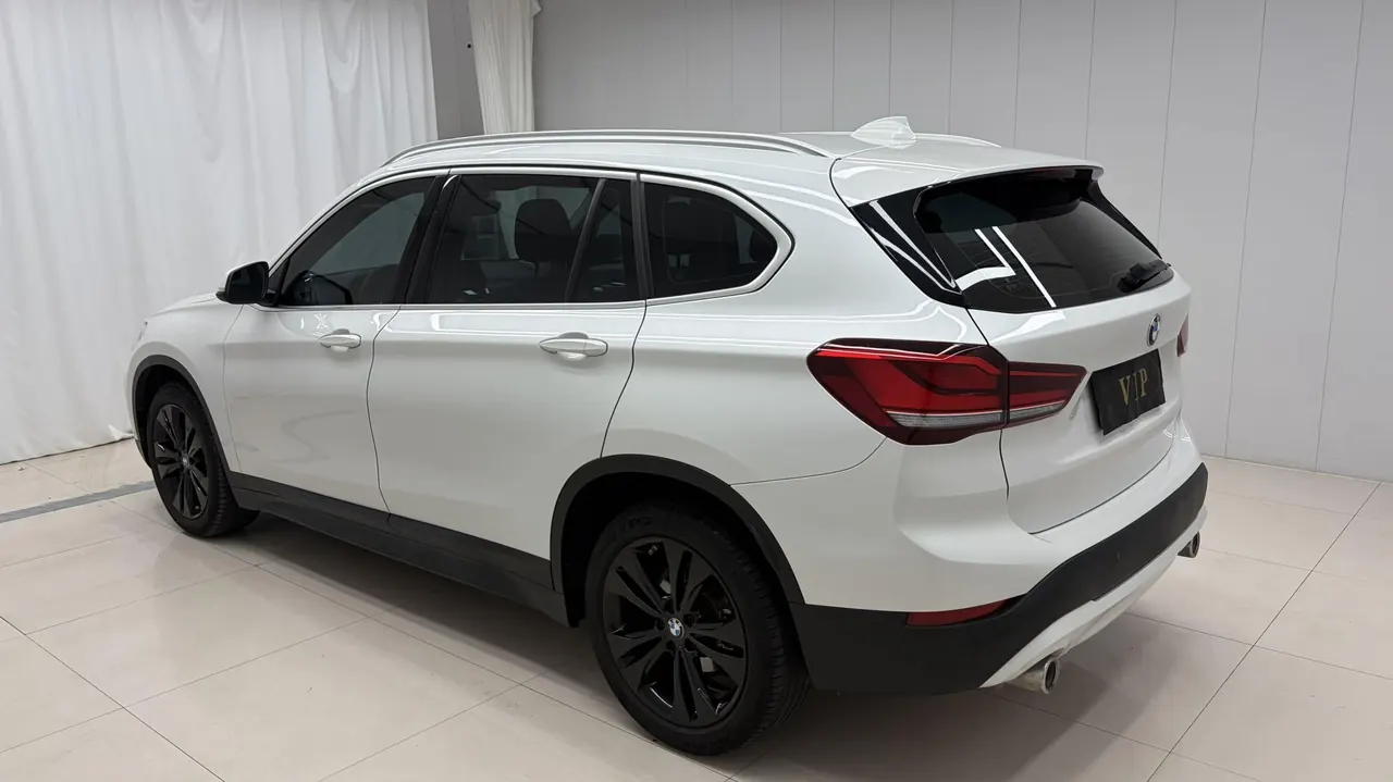 BMW 2022 X1 sDrive20Li 1.5T fashion automatic gear 4