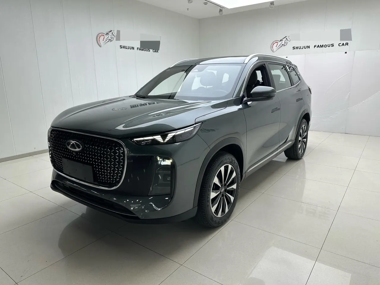 Open image lightbox: Chery 2025 Ruihu 8 PLUS 1.6TGDI 290TGDI honorable automatic gear