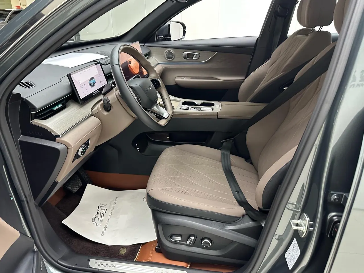 Chery 2025 Ruihu 8 PLUS 1.6TGDI 290TGDI honorable automatic gear 2