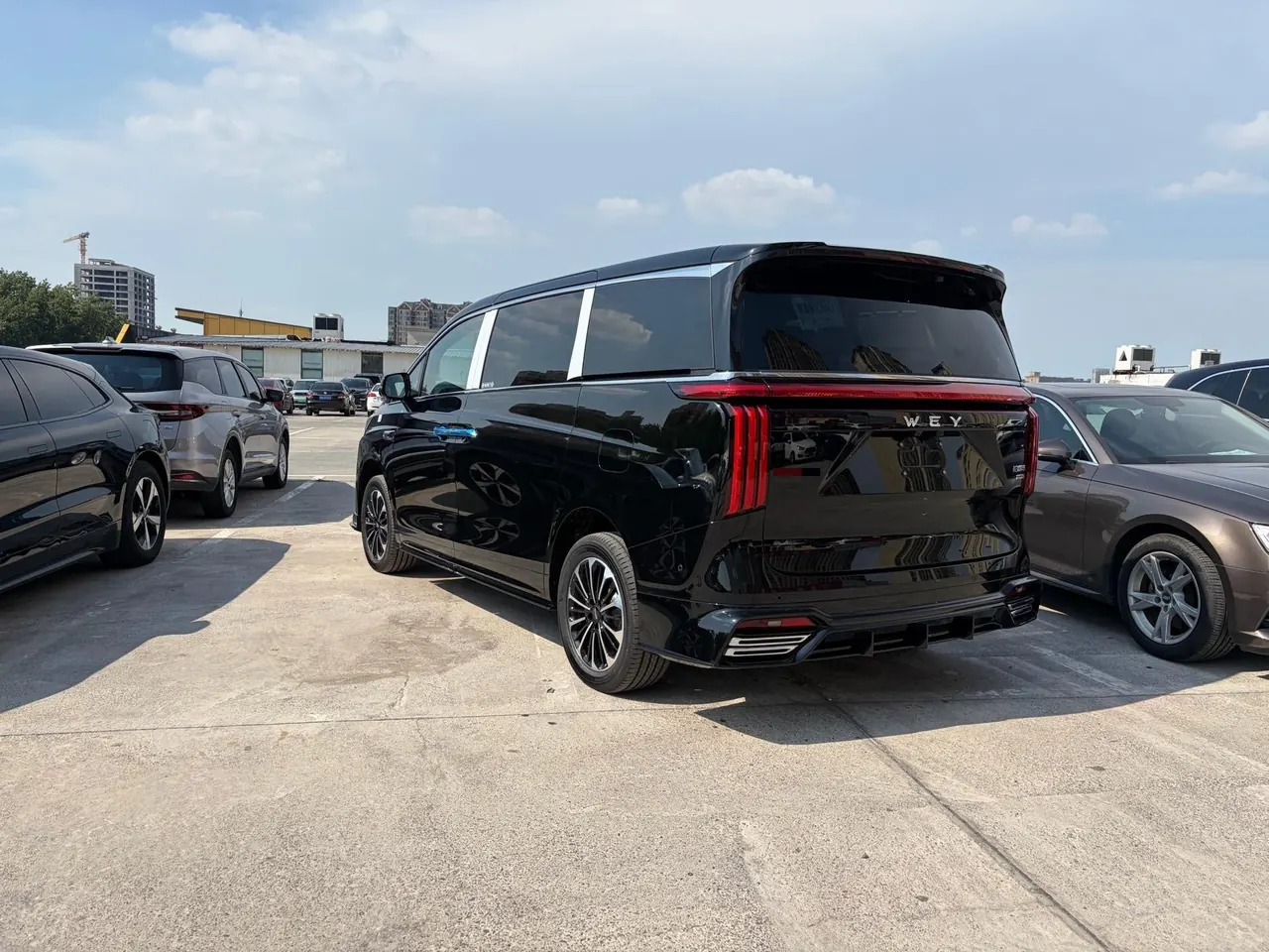 WEY 2026 Mountain 7 Hi4 1.5T Four-wheel Drive SUV Edition Automatic Gear 3