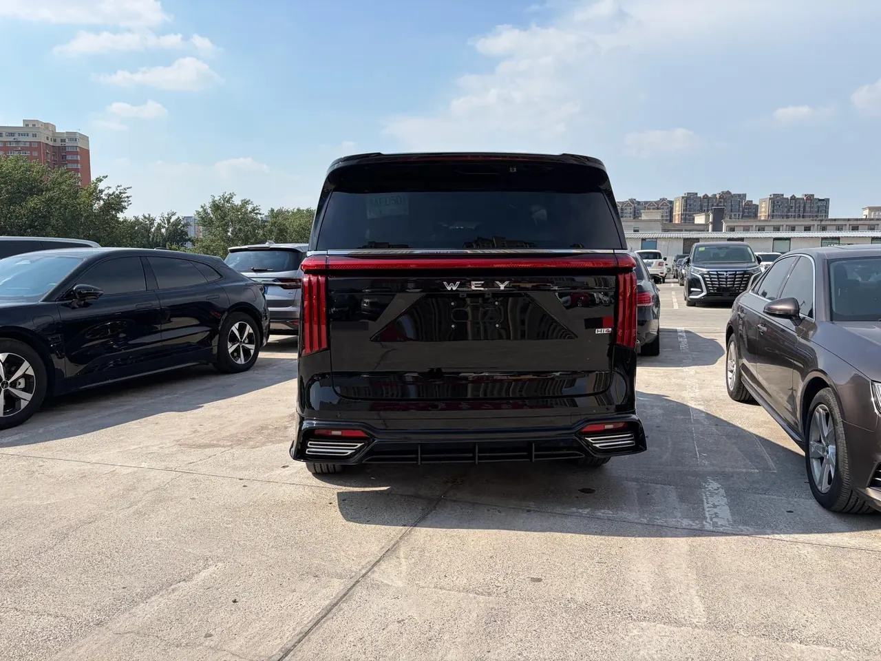 WEY 2026 Mountain 7 Hi4 1.5T Four-wheel Drive SUV Edition Automatic Gear 4