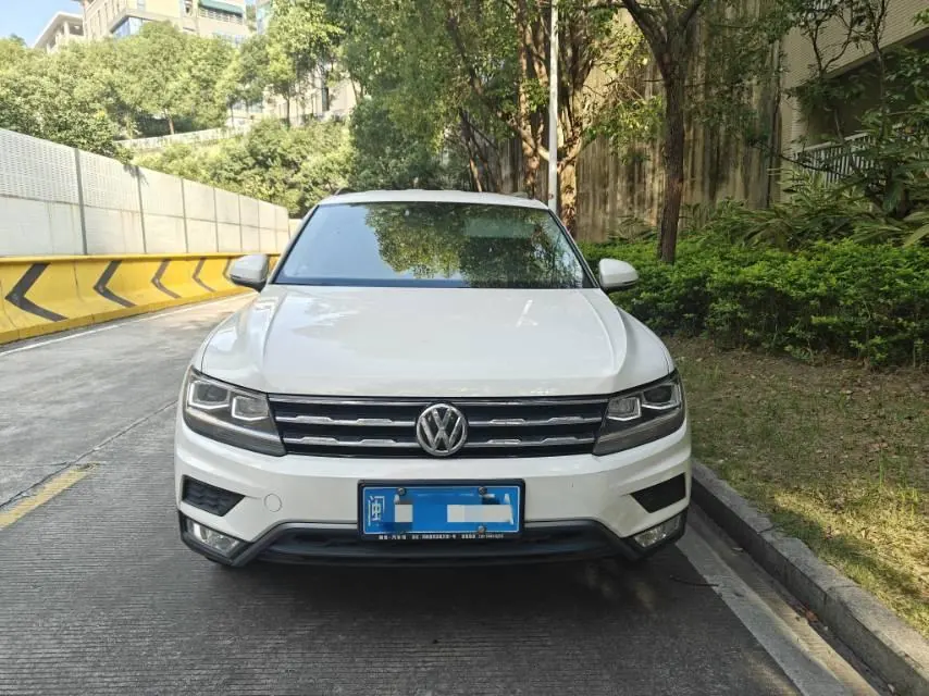 Volkswagen 2020 Tiguan L 2.0TSI 330TSI Two-Drive Fashion Edition Automatic Gear 2