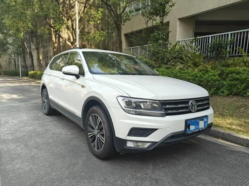 Volkswagen 2020 Tiguan L 2.0TSI 330TSI Two-Drive Fashion Edition Automatic Gear 3