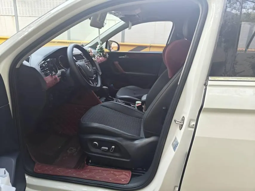 Volkswagen 2020 Tiguan L 2.0TSI 330TSI Two-Drive Fashion Edition Automatic Gear 5