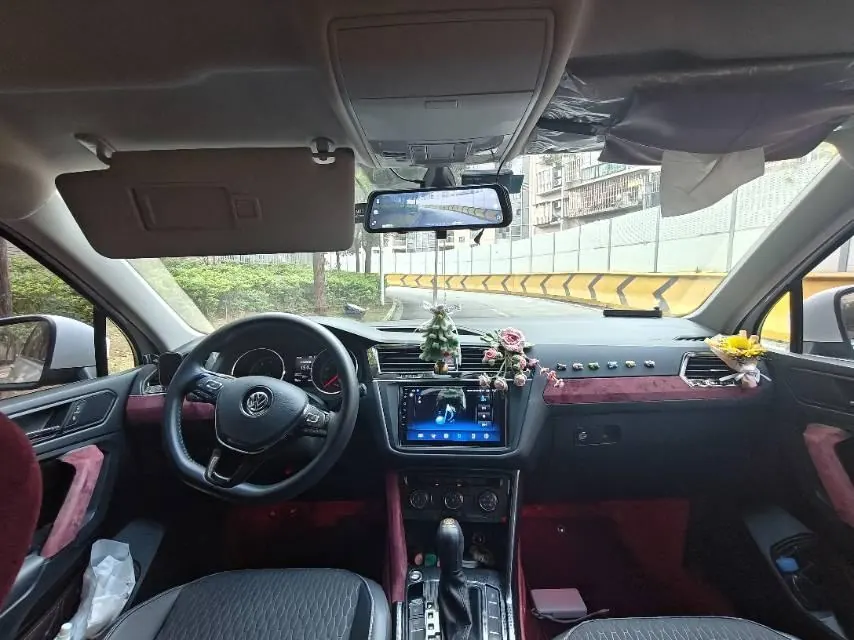 Volkswagen 2020 Tiguan L 2.0TSI 330TSI Two-Drive Fashion Edition Automatic Gear 6