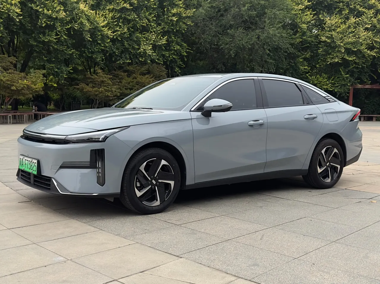 Open image lightbox: Geely Galaxy 2025 L6 EM-i 1.5 140km Discovery Edition Automatic Gear