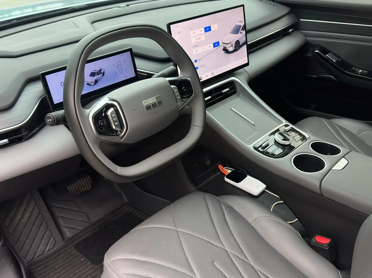 Geely Galaxy 2025 L6 EM-i 1.5 140km Discovery Edition Automatic Gear 9