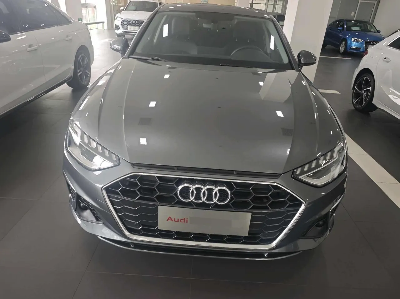 Audi 2023 A4L 2.0TFSI 40TFSI Fashion Dynamic Automatic 2