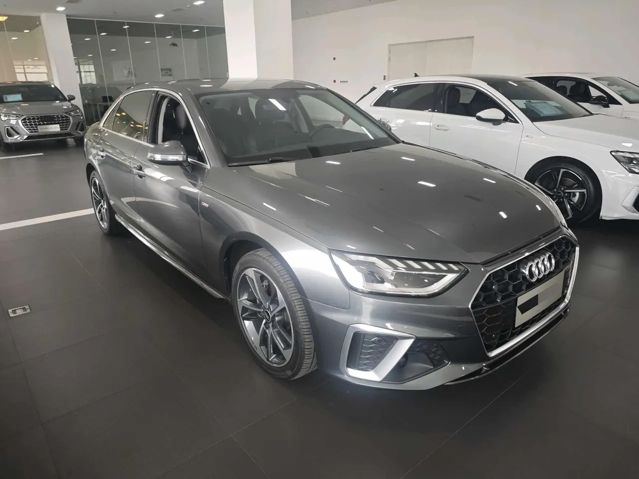 Audi 2023 A4L 2.0TFSI 40TFSI Fashion Dynamic Automatic 3