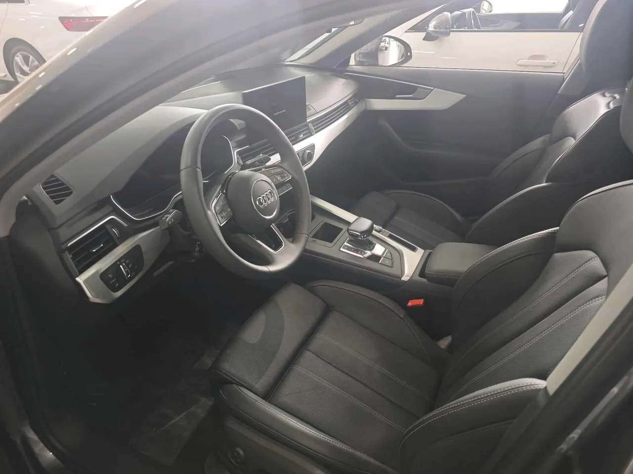 Audi 2023 A4L 2.0TFSI 40TFSI Fashion Dynamic Automatic 8
