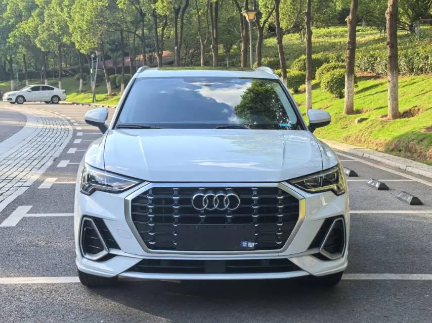 Audi 2023 Q3 1.4TFSI 35TFSI Fashion Dynamic Automatic 3