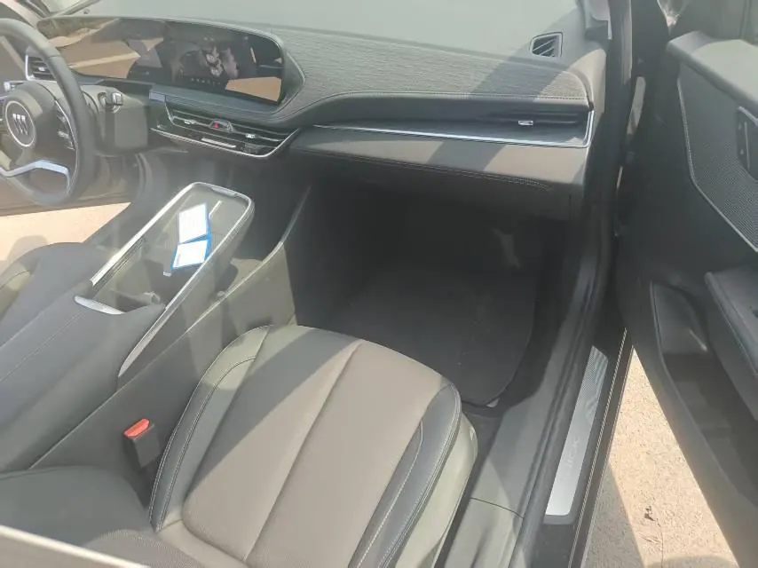 Buick 2026 LaCrosse 2.0T 28T Platinum Edition Automatic Gear 2