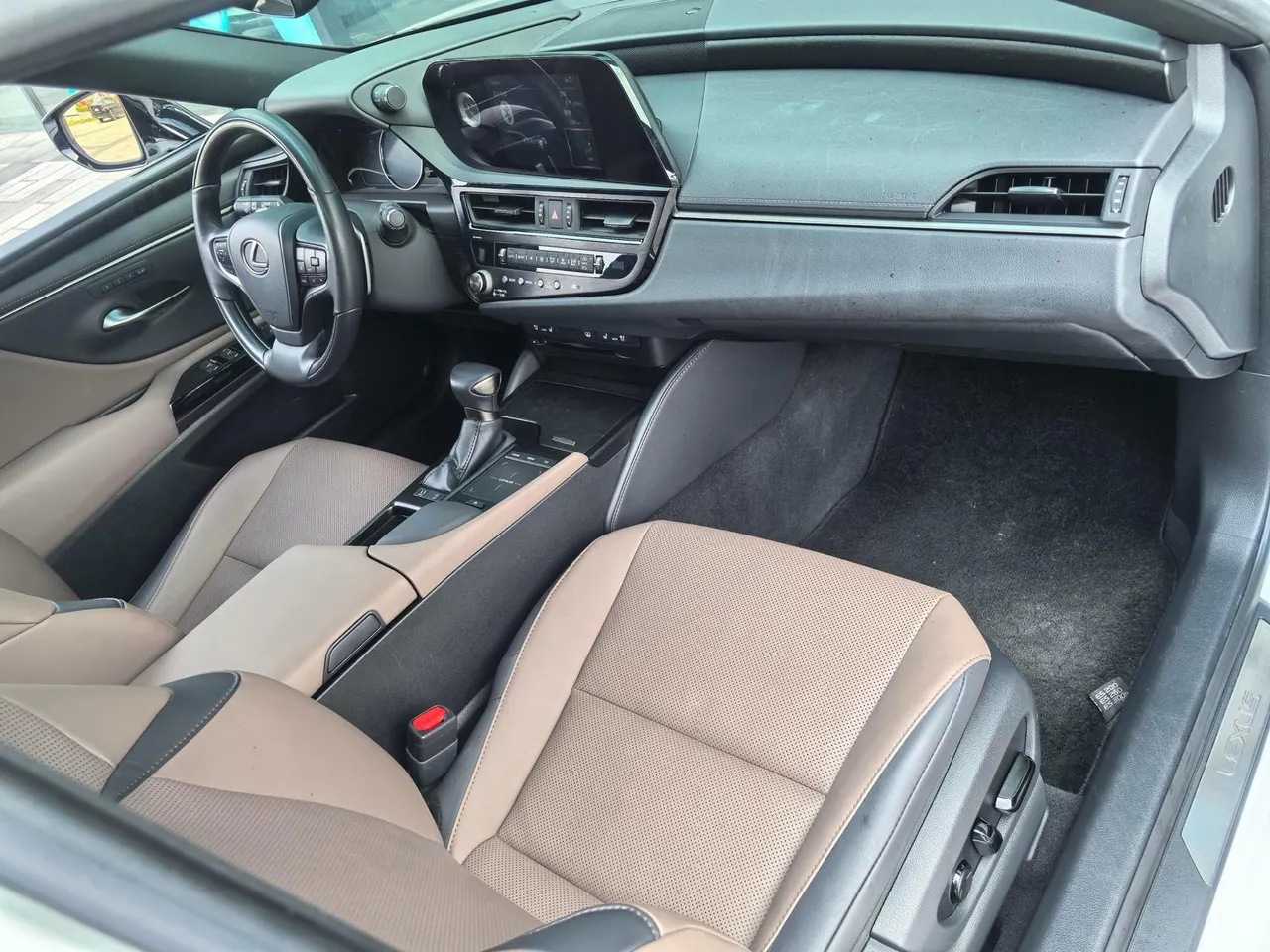 Lexus ES (Imported) 2022 ES200 2.0 Stepless Premium Edition Automatic Gear 10