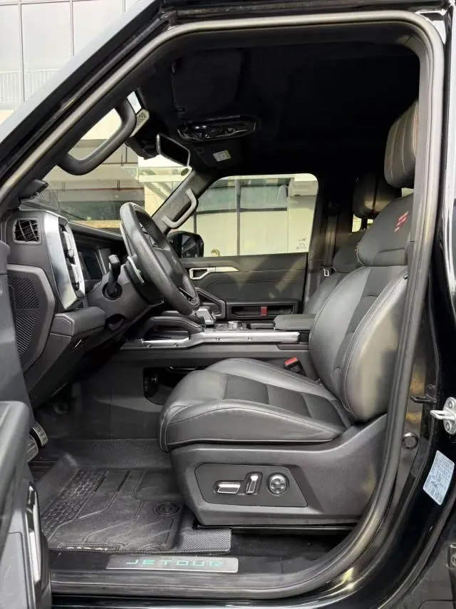 Jetour 2023 Traveler 2.0T Four-Wheel-Drive Cross-Country PRO Automatic 3