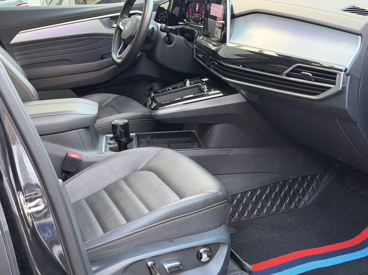 Volkswagen 2023 models of 2.0TSI 380TSI four-wheel drive luxury version Pro 6 (modified) automatic gear 4