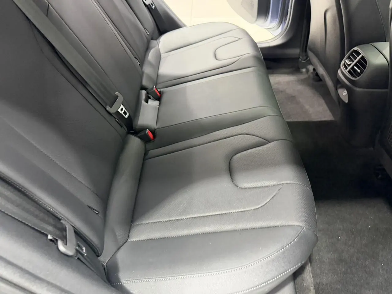 Hyundai 2023 Elantra -3-compartment 1.5 stepless LUX premium automatic gear 14