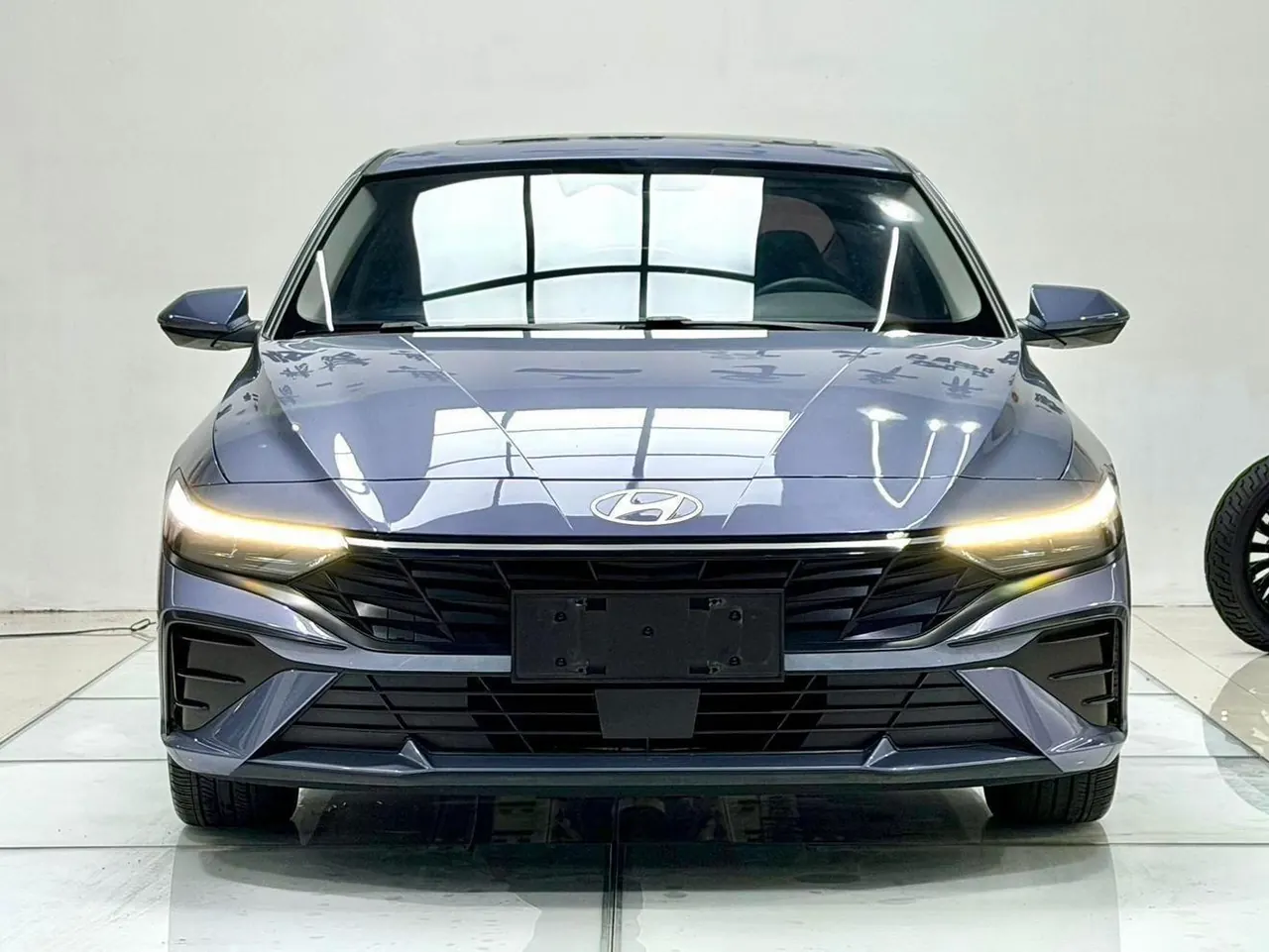 Hyundai 2023 Elantra -3-compartment 1.5 stepless LUX premium automatic gear 2