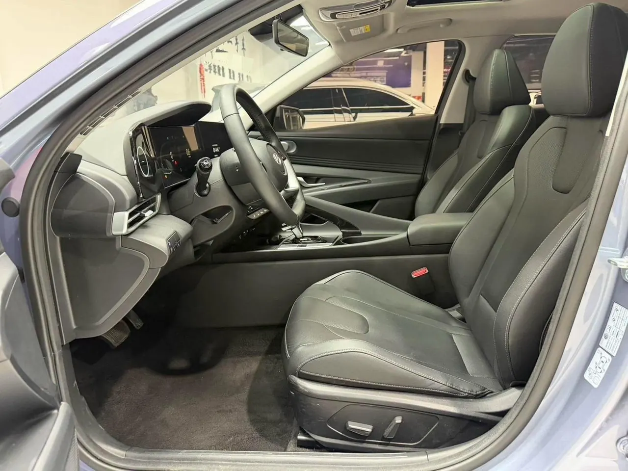 Hyundai 2023 Elantra -3-compartment 1.5 stepless LUX premium automatic gear 7
