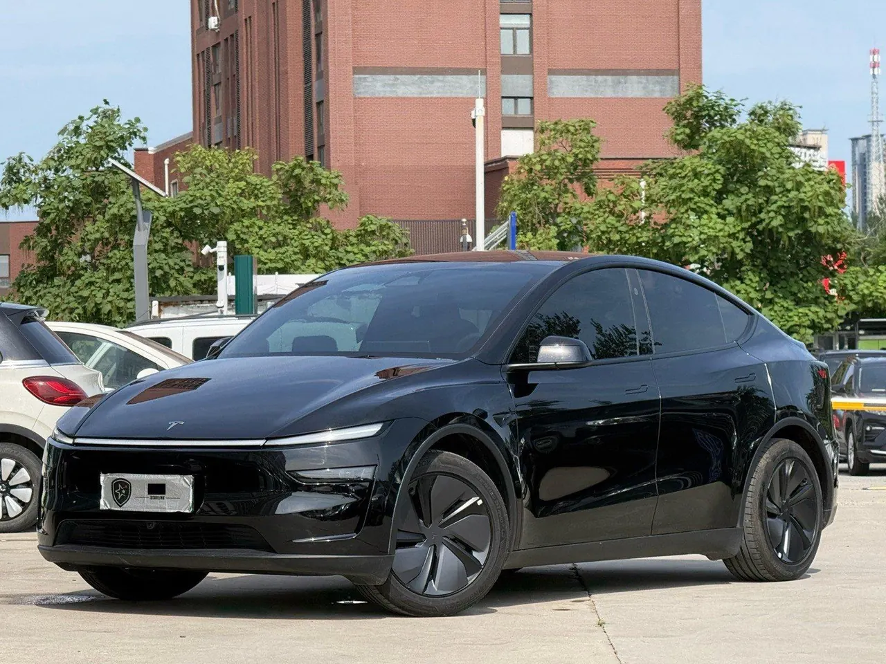 Open image lightbox: Tesla 2026 Model Y Long Range Rear-Wheel-Drive Automatic