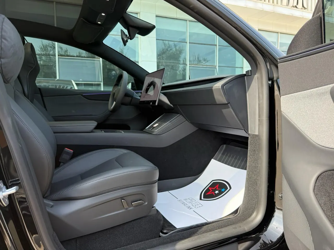 Tesla 2026 Model Y Long Range Rear-Wheel-Drive Automatic 2