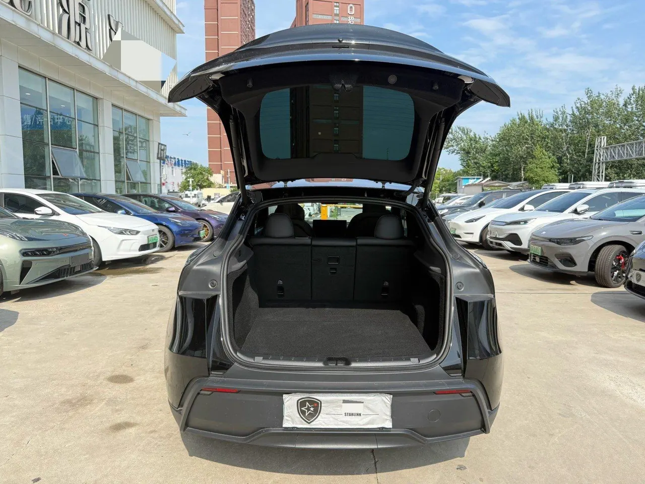 Tesla 2026 Model Y Long Range Rear-Wheel-Drive Automatic 3