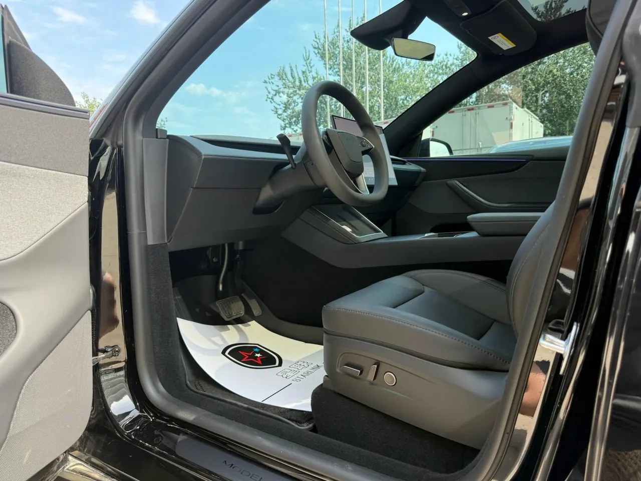 Tesla 2026 Model Y Long Range Rear-Wheel-Drive Automatic 5
