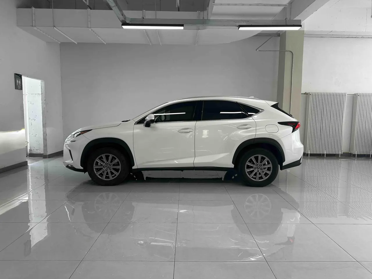 Lexus NX (Imported) 2020 NX200 2.0 Stepless Front Edition Automatic Gear 3