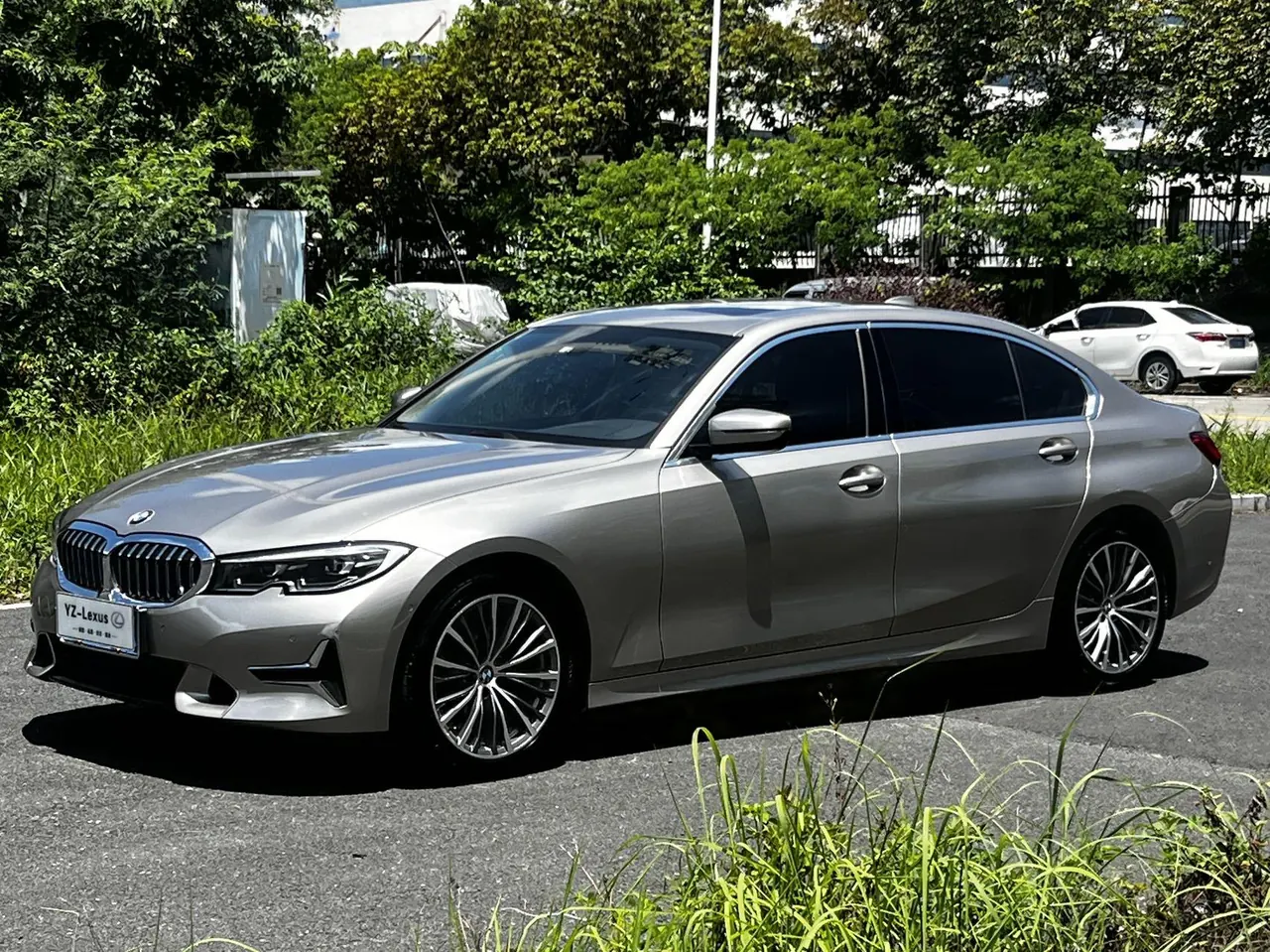 Open image lightbox: BMW 3 Series 2020 325Li 2.0T First Edition Automatic Gear