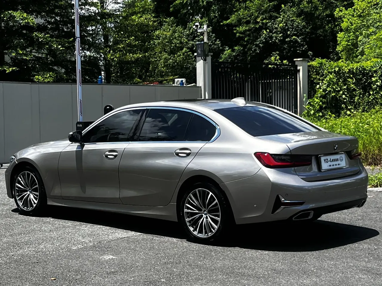 BMW 3 Series 2020 325Li 2.0T First Edition Automatic Gear 9