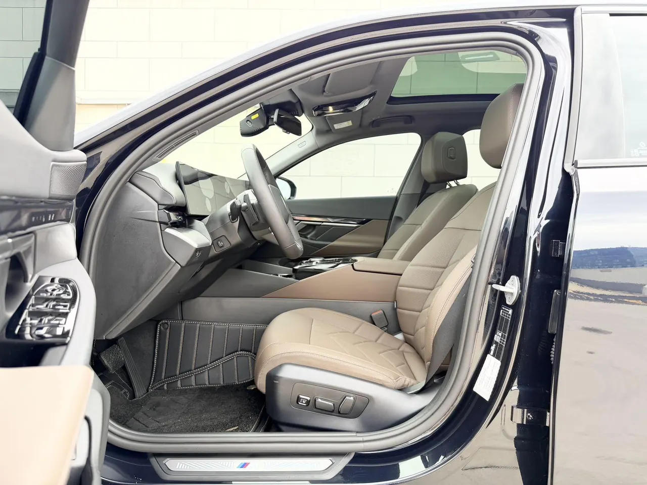 BMW 5 series 2025 525Li 48V 2.0T M sports suit automatic gear 4
