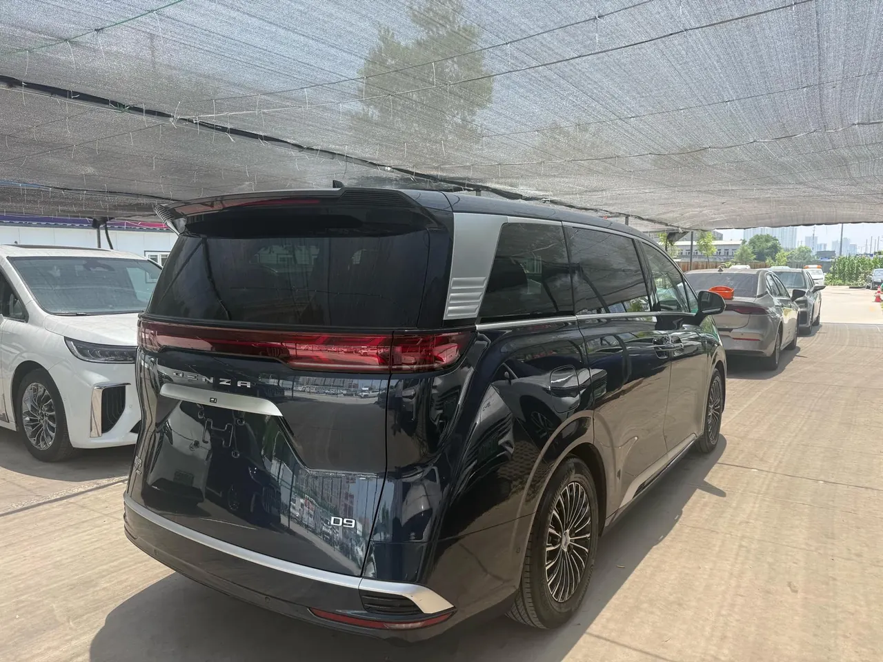 Denza 2022 Denza D9 EV 600 four-wheel drive flagship automatic gear 9