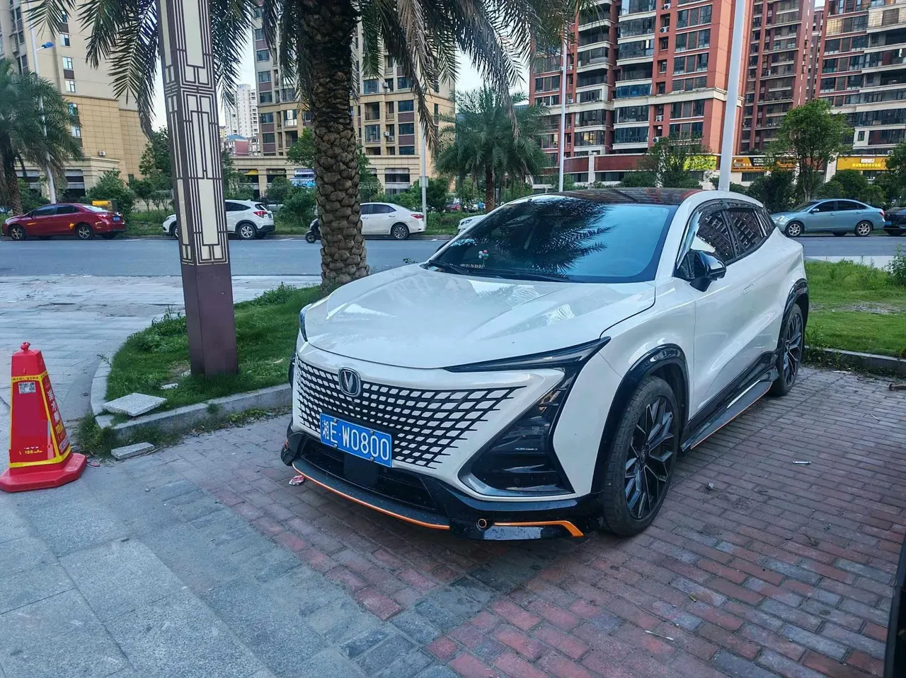 Open image lightbox: ChangAn 2022 UNI-T 1.5T honorable automatic gear