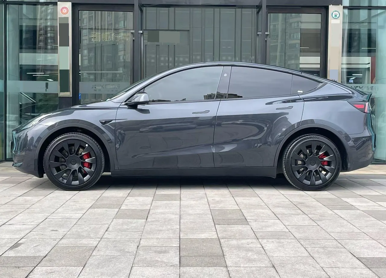 Tesla 2024 Model Y long endurance all-wheel drive version automatic transmission 2