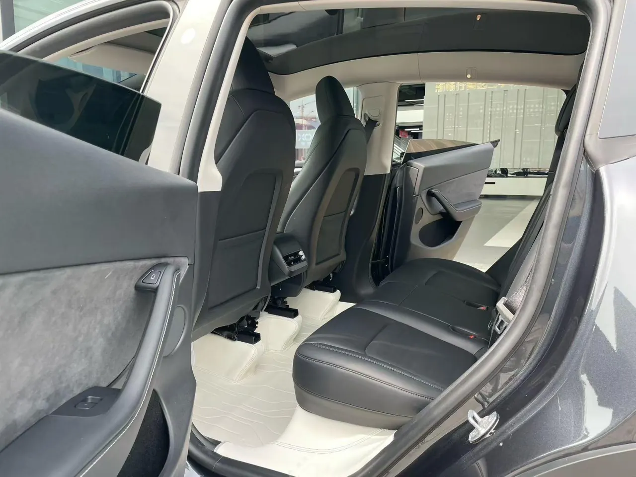 Tesla 2024 Model Y long endurance all-wheel drive version automatic transmission 9