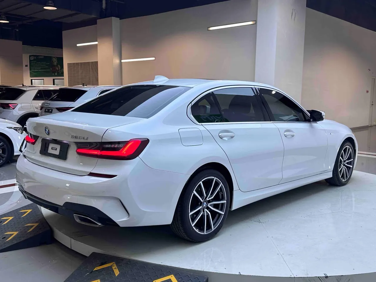 BMW 3 Series 2022 320Li 2.0T M Sports Suit (Modified) Automatic Gear 3