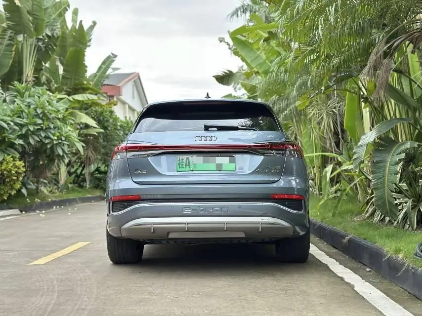 Audi 2023 Q4 e-tron 40 Creation Edition Automatic Gear 4