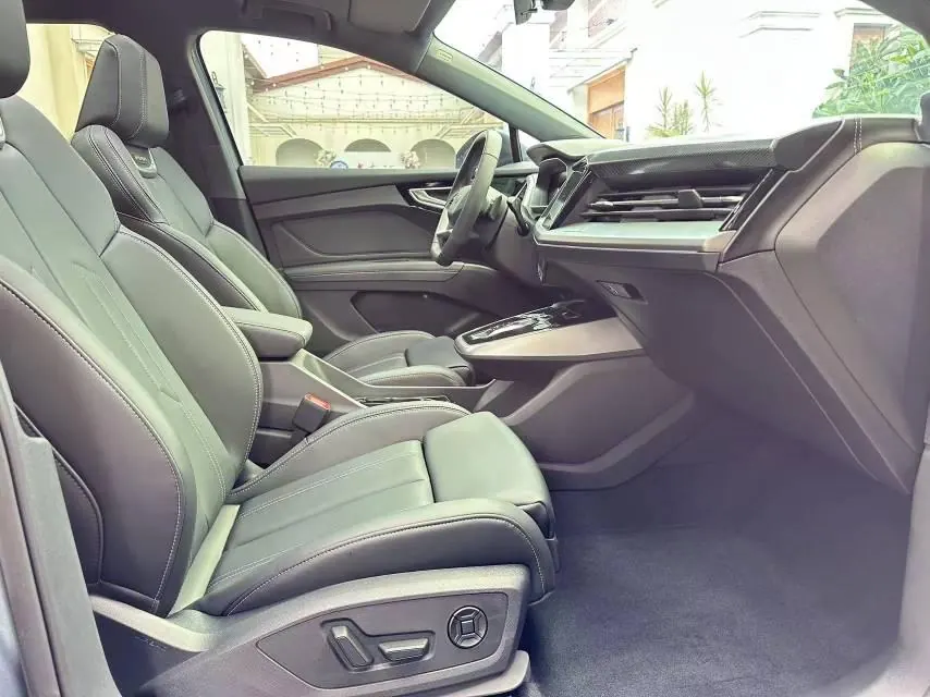 Audi 2023 Q4 e-tron 40 Creation Edition Automatic Gear 7