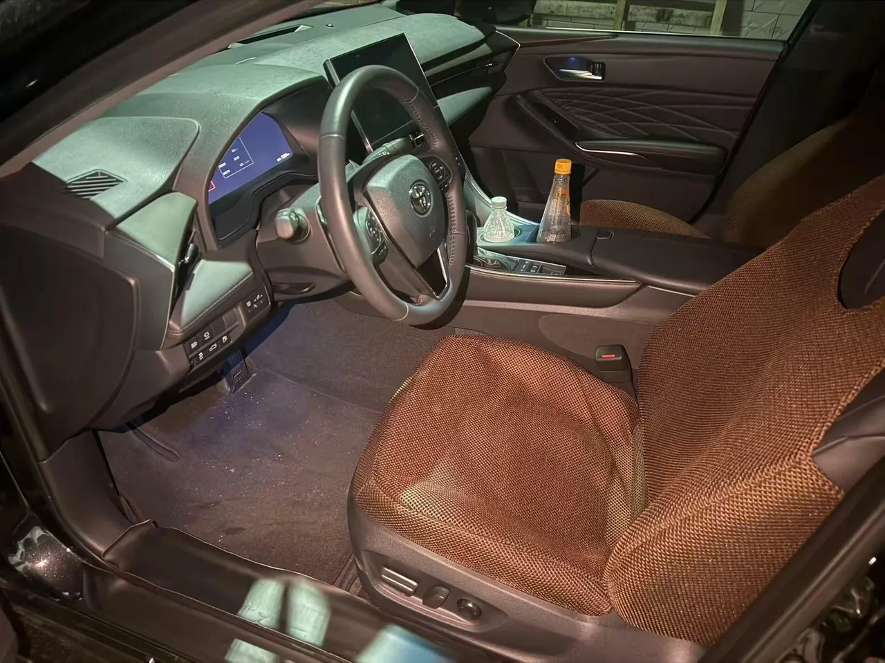 Toyota 2023 Asian Dragon 2.5 Touring Premium Edition Automatic 4