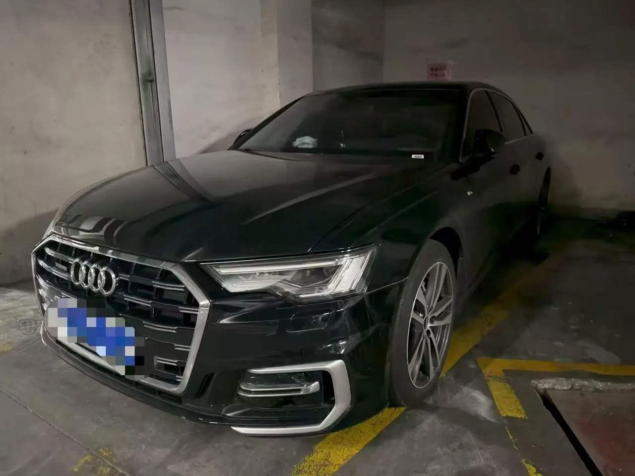 Open image lightbox: Audi 2025 A6L 2.0TFSI 40TFSI Deluxe Dynamic Automatic