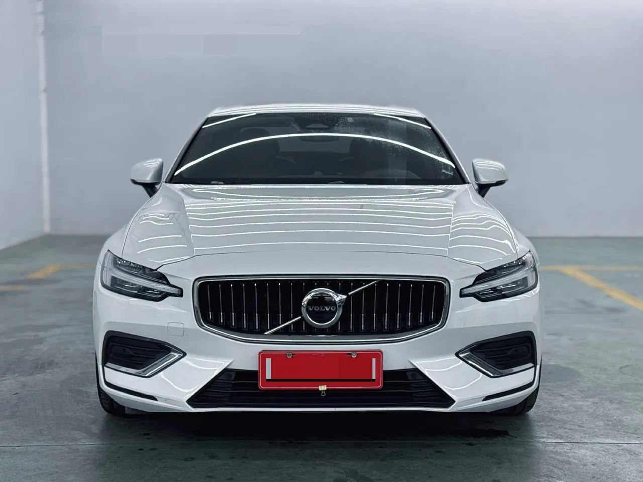 Volvo 2024 S60 48V 2.0T B4 Zhiyuan Deluxe Edition Automatic Gear 2