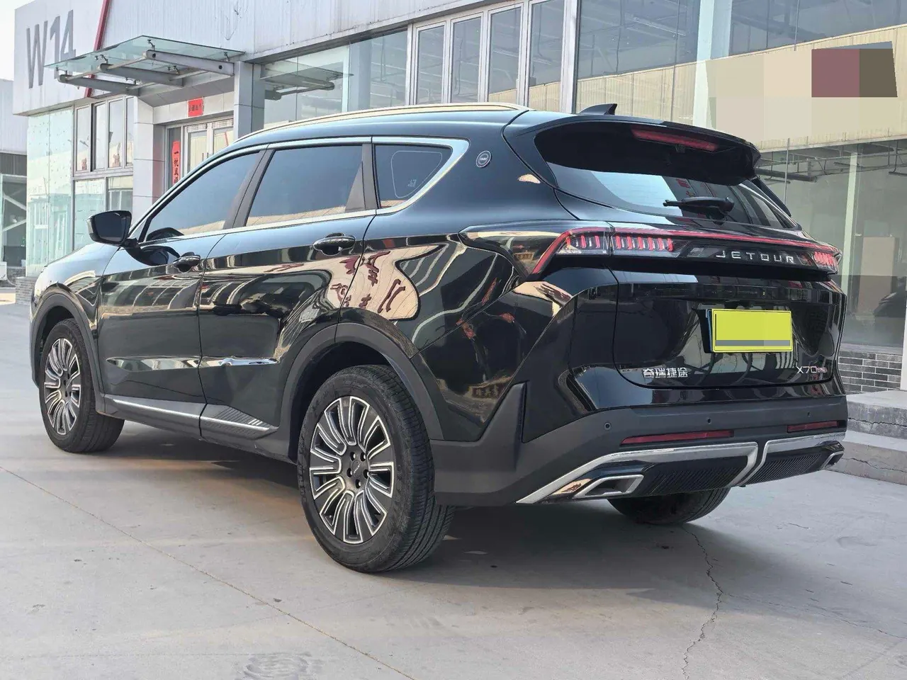 Jetour 2025 X70 PLUS 1.5T Deluxe Surging Edition 5-seat Automatic Gear 10
