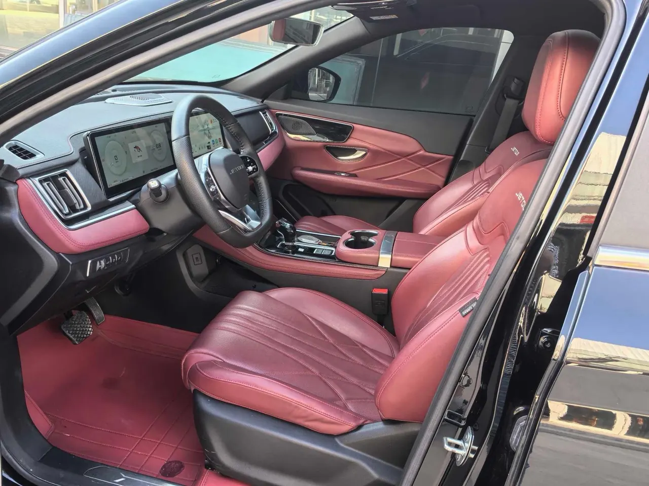 Jetour 2025 X70 PLUS 1.5T Deluxe Surging Edition 5-seat Automatic Gear 5