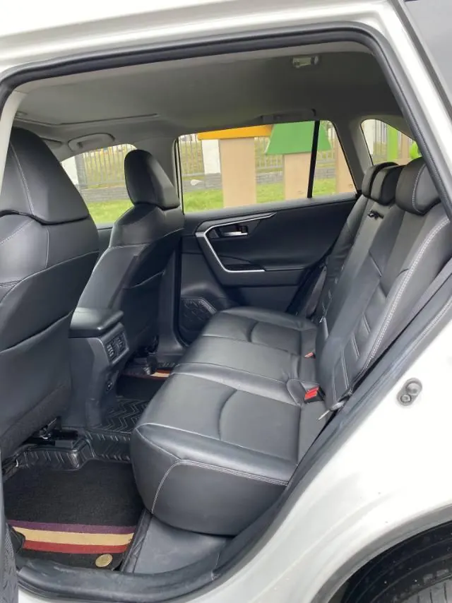 Toyota 2021 RAV4 Rongbo 2.0 Stepless Two-Drive Fashion PLUS Edition Automatic Gear 9